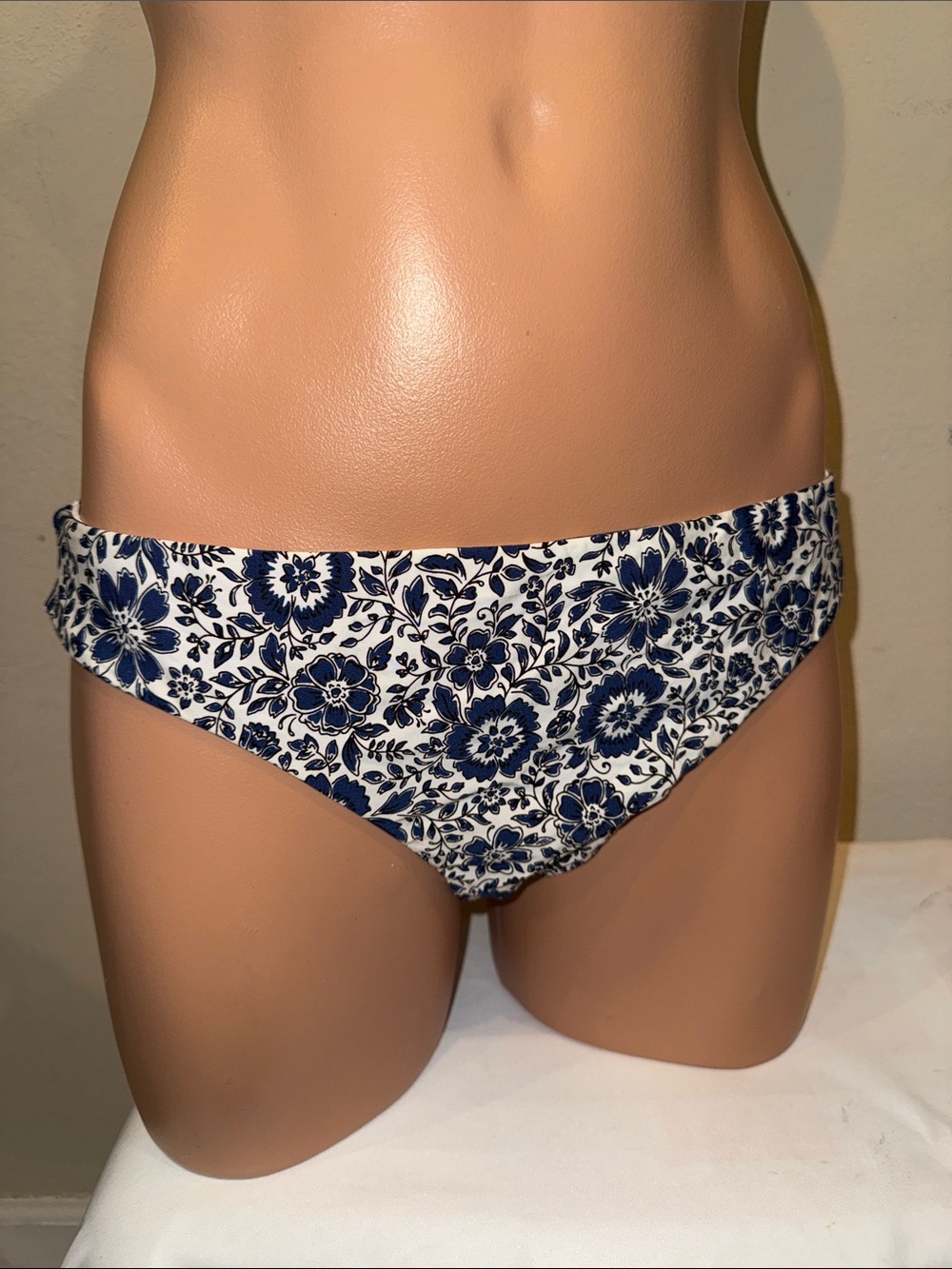 NWT Splendid reversible bikini bottom size L